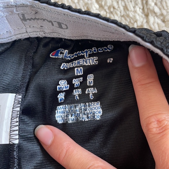 SOLD High waisted champion athletic shorts - Picture 4 of 6